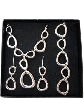 Avon Necklace, Bracelet Earrings 3-Piece Set -Silvertone NIB 2005